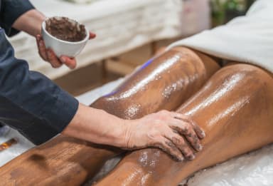 Body Exfoliation and Wrapping Techniques 1